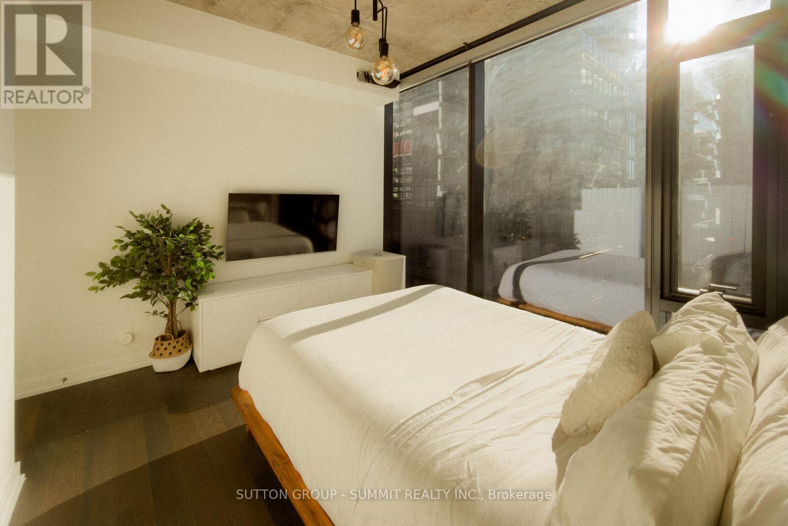 902 - 11 Charlotte Street, Toronto, Ontario  M5V 0M6 - Photo 9 - C12456609