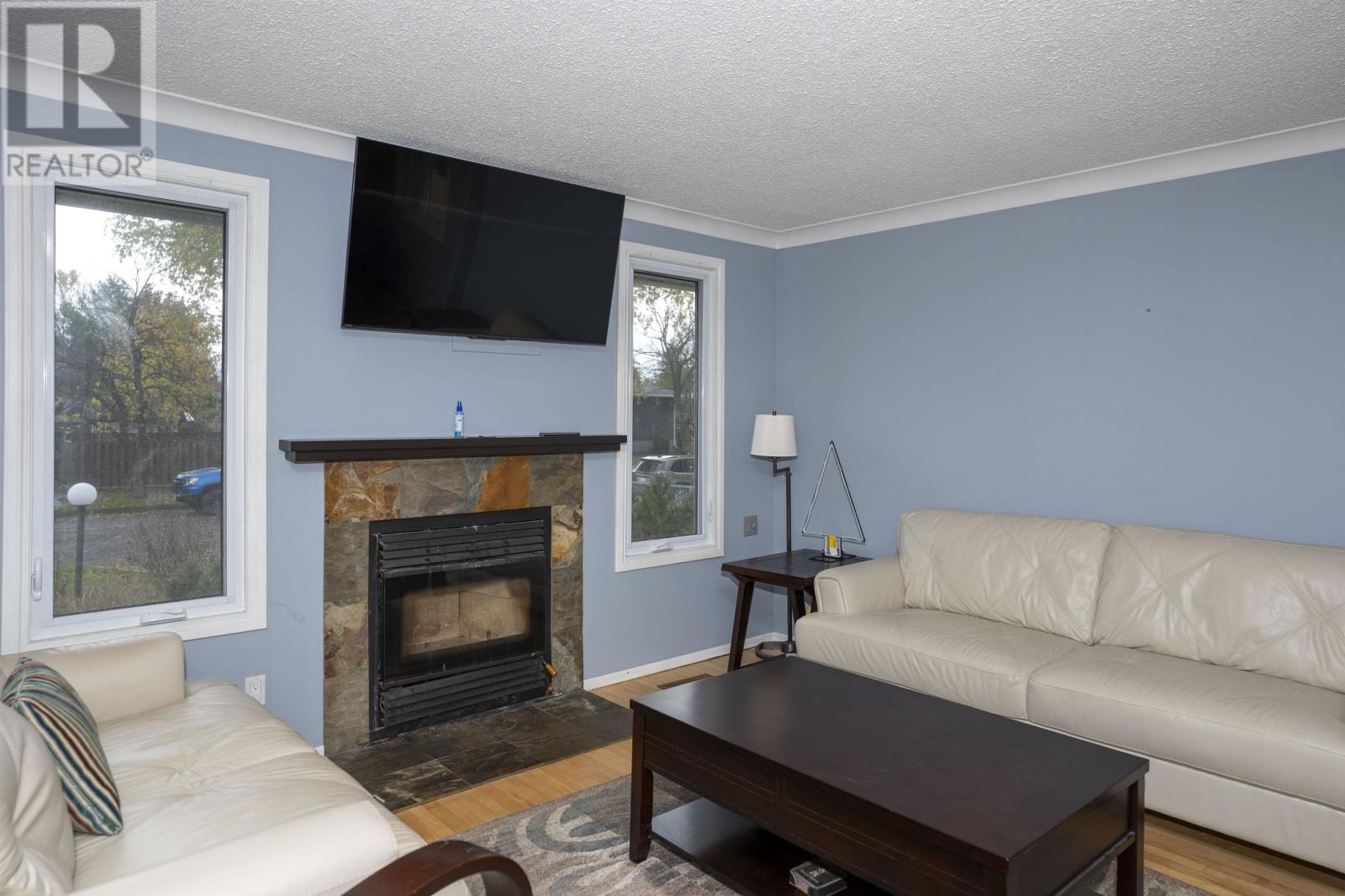 545 Cambrian Cres, Thunder Bay, Ontario  P7C 5C2 - Photo 5 - TB253336