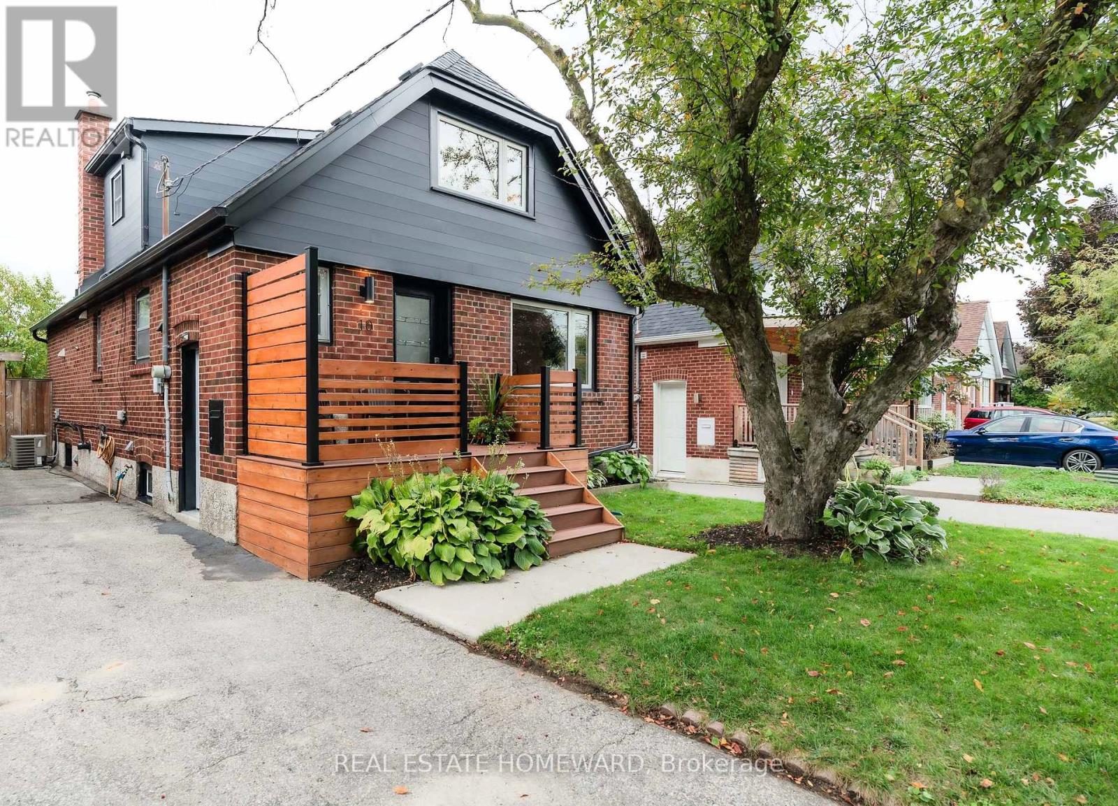 10 Norlong Boulevard, Toronto (East York), Ontario  M4C 3W6 - Photo 2 - E12459538