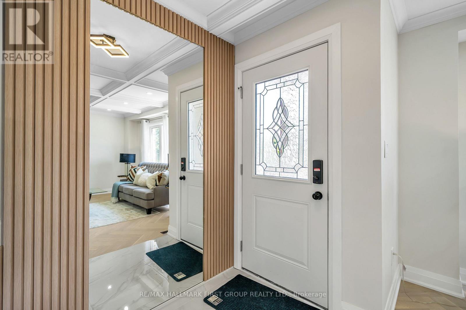 195 Castlebar Crescent, Oshawa, Ontario  L1J 7B3 - Photo 4 - E12485344