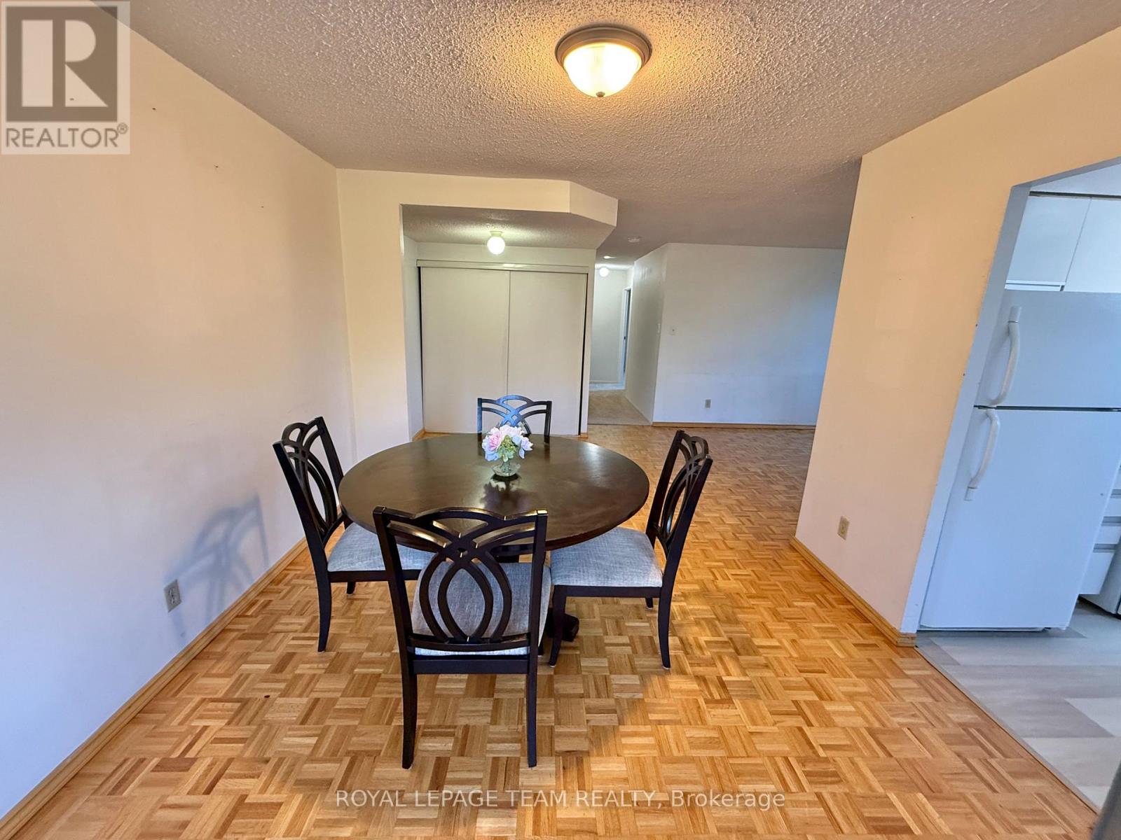 102 - 2760 Carousel Crescent, Ottawa, Ontario  K1T 2N4 - Photo 7 - X12463159