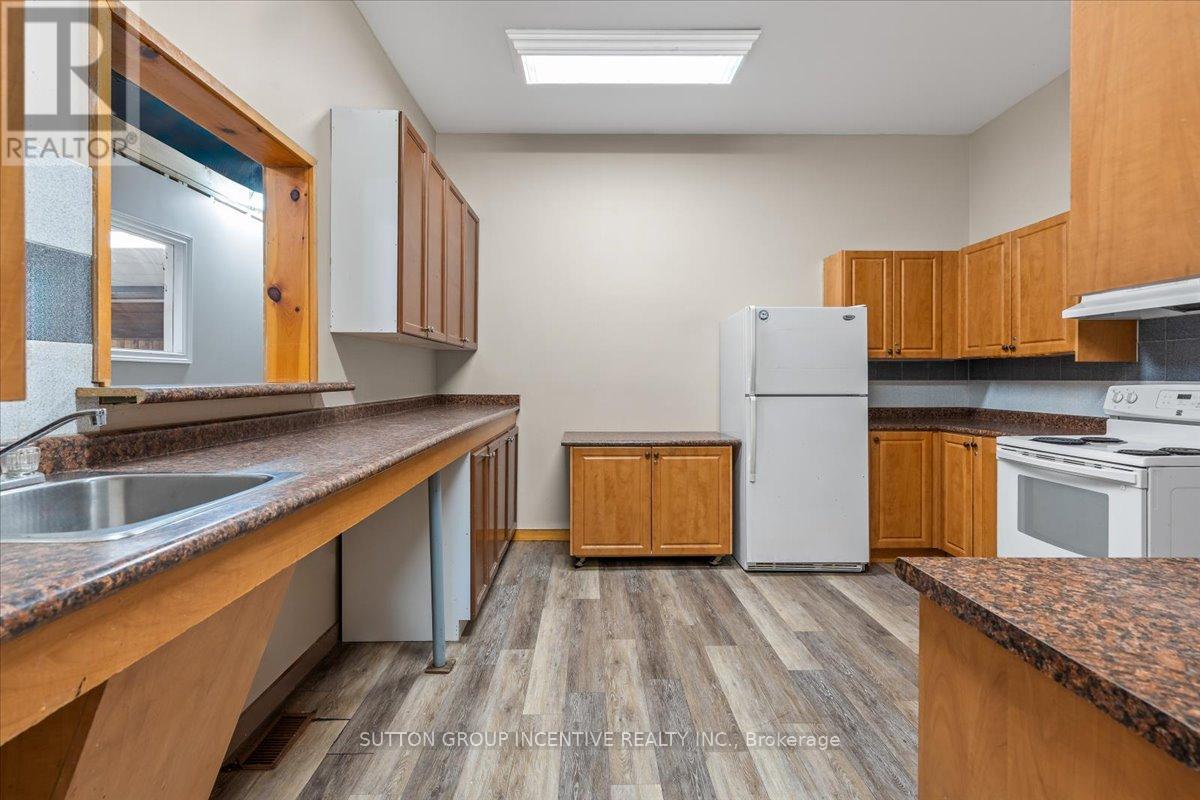 2044 25 Side Road, Innisfil (Alcona), Ontario  L9S 1Z2 - Photo 31 - N12470919