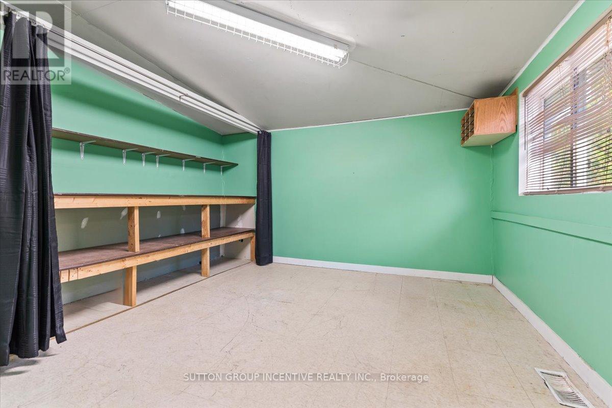 2044 25 Side Road, Innisfil (Alcona), Ontario  L9S 1Z2 - Photo 39 - N12470919