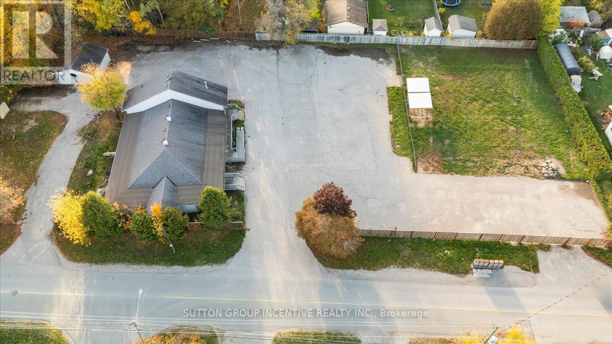 2044 25 Side Road, Innisfil (Alcona), Ontario  L9S 1Z2 - Photo 3 - N12470919