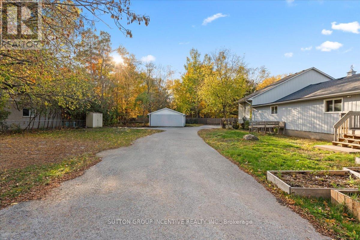 2044 25 Side Road, Innisfil (Alcona), Ontario  L9S 1Z2 - Photo 41 - N12470919