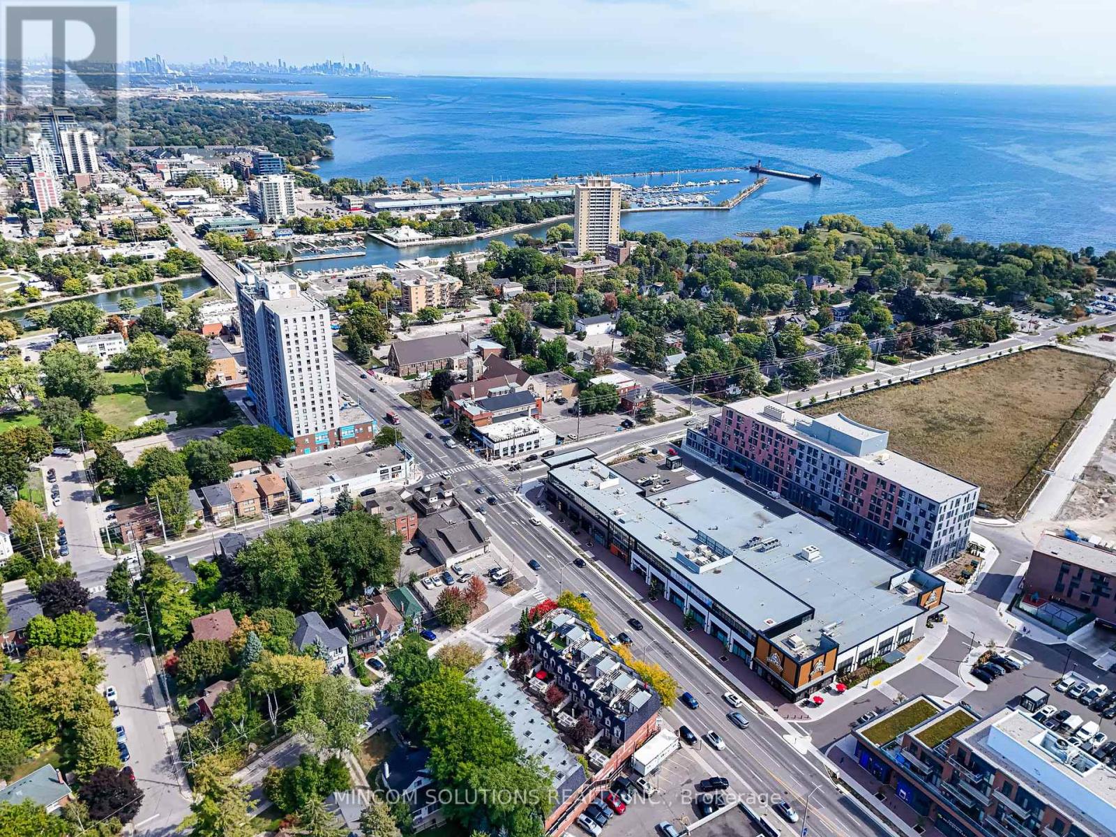 194 Lakeshore Road W, Mississauga (Port Credit), Ontario  L5H 1G6 - Photo 28 - W12420611