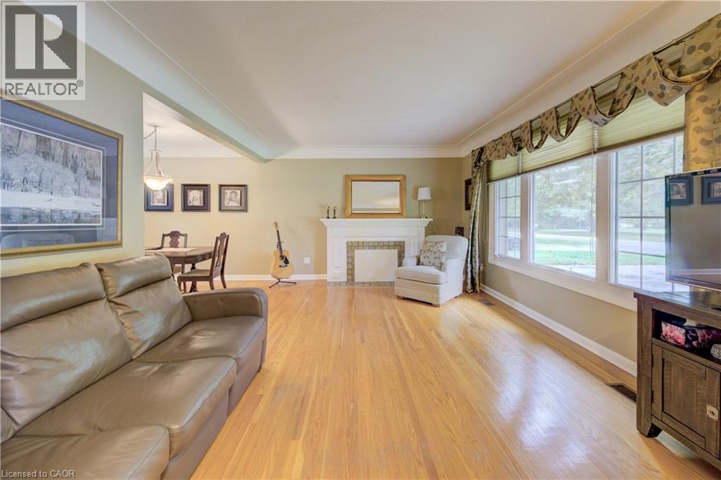 646 Iroquois Avenue, Ancaster, Ontario  L9G 3B4 - Photo 12 - 40781608