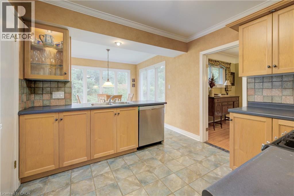 646 Iroquois Avenue, Ancaster, Ontario  L9G 3B4 - Photo 8 - 40781608