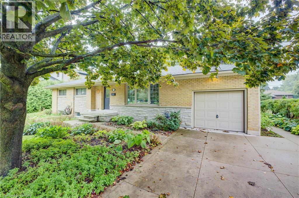 646 Iroquois Avenue, Ancaster, Ontario  L9G 3B4 - Photo 2 - 40781608