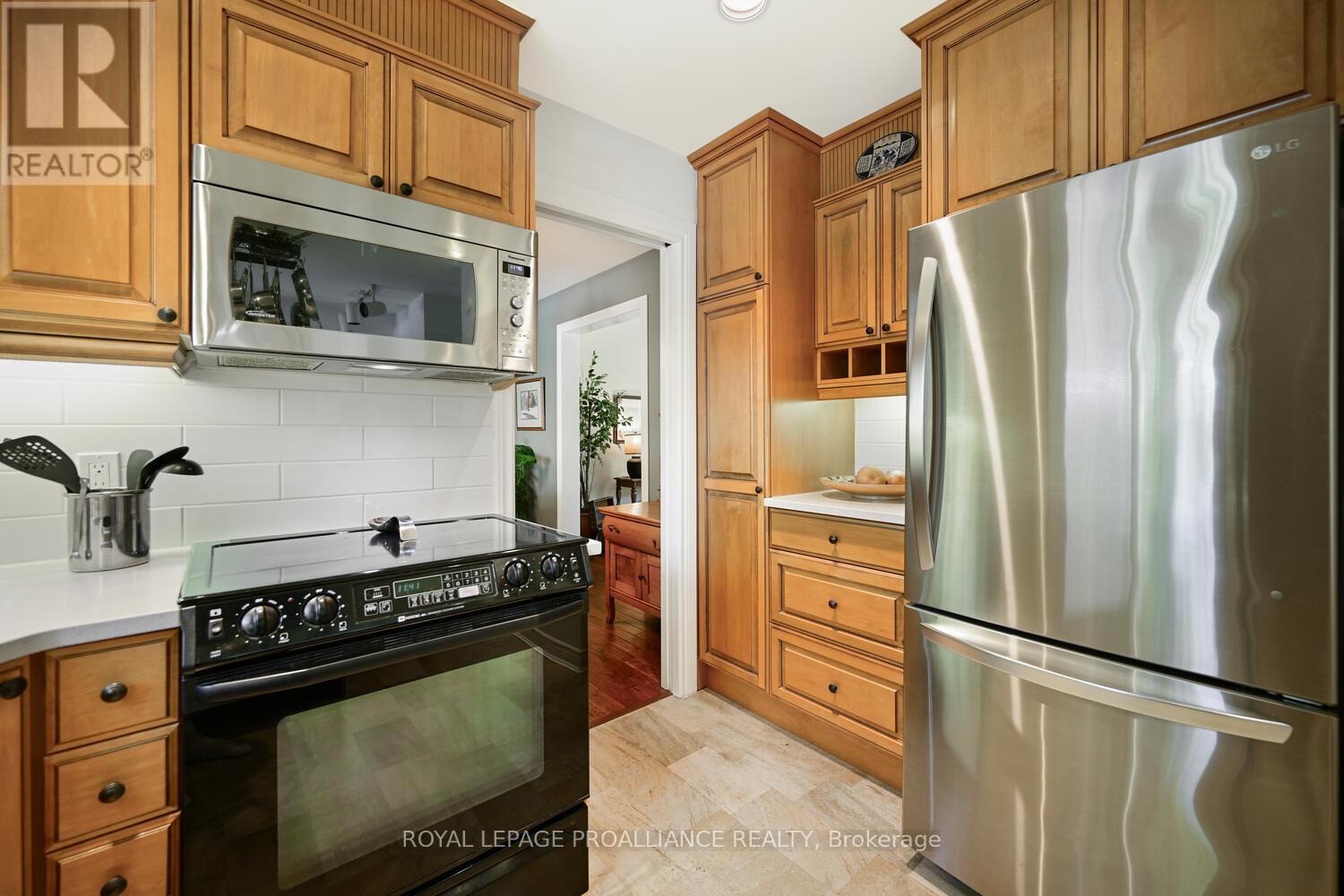 1346 Briarwood Drive, Brockville, Ontario  K6V 6E4 - Photo 13 - X12485479