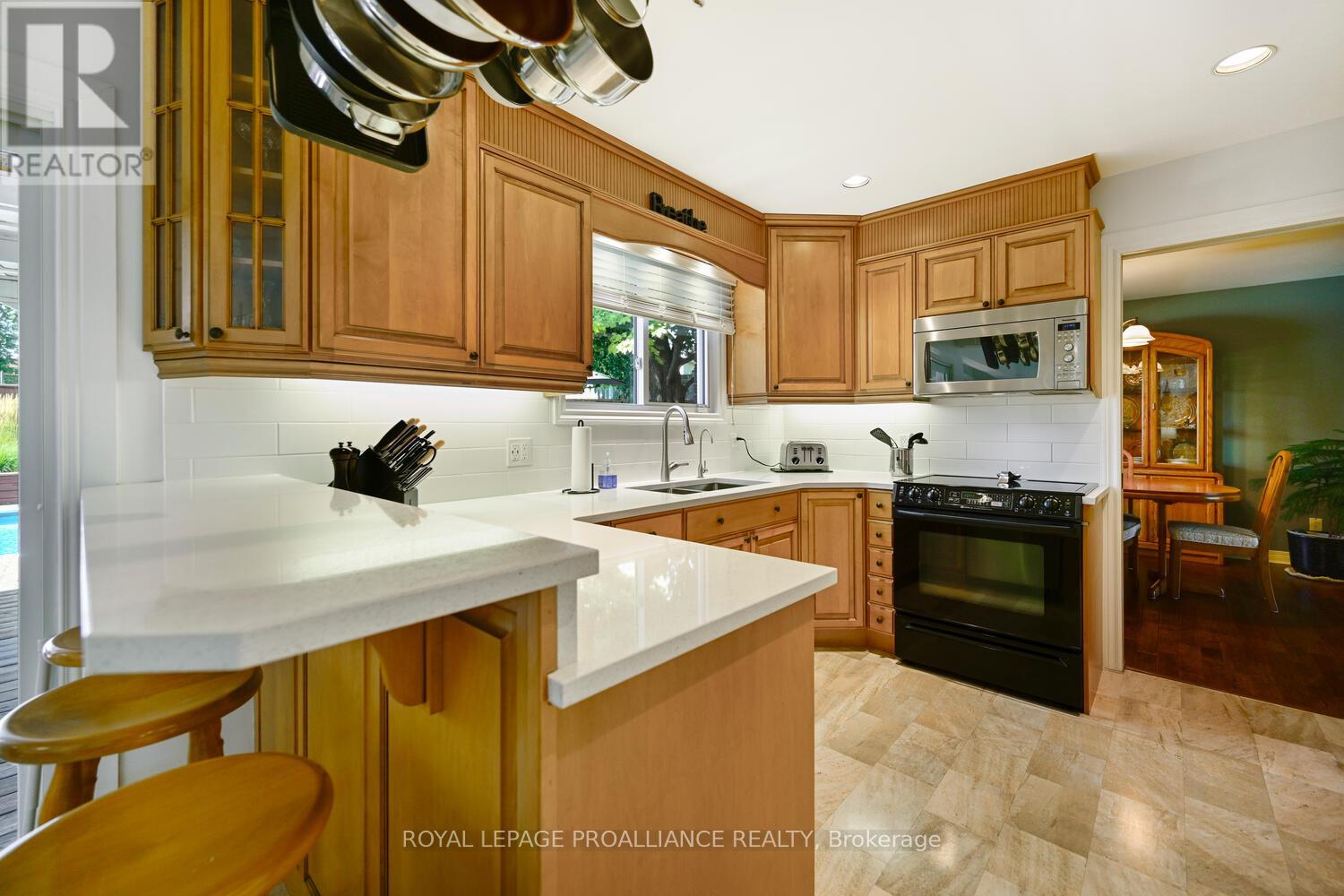 1346 Briarwood Drive, Brockville, Ontario  K6V 6E4 - Photo 14 - X12485479