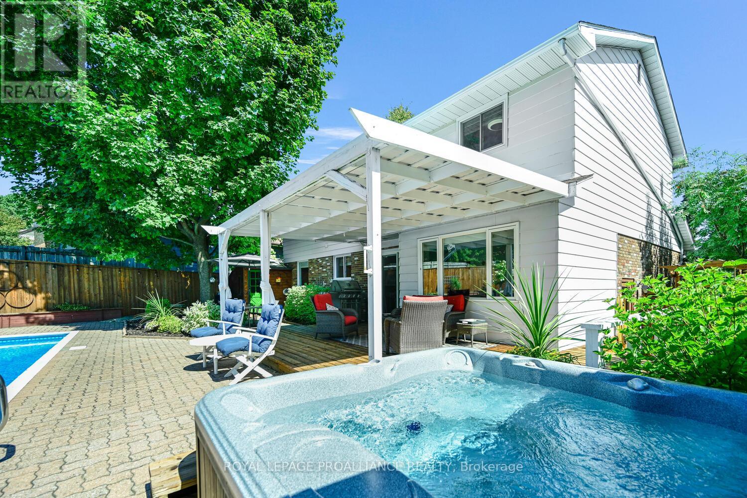 1346 Briarwood Drive, Brockville, Ontario  K6V 6E4 - Photo 36 - X12485479