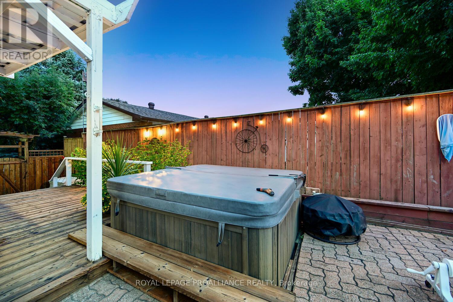 1346 Briarwood Drive, Brockville, Ontario  K6V 6E4 - Photo 42 - X12485479