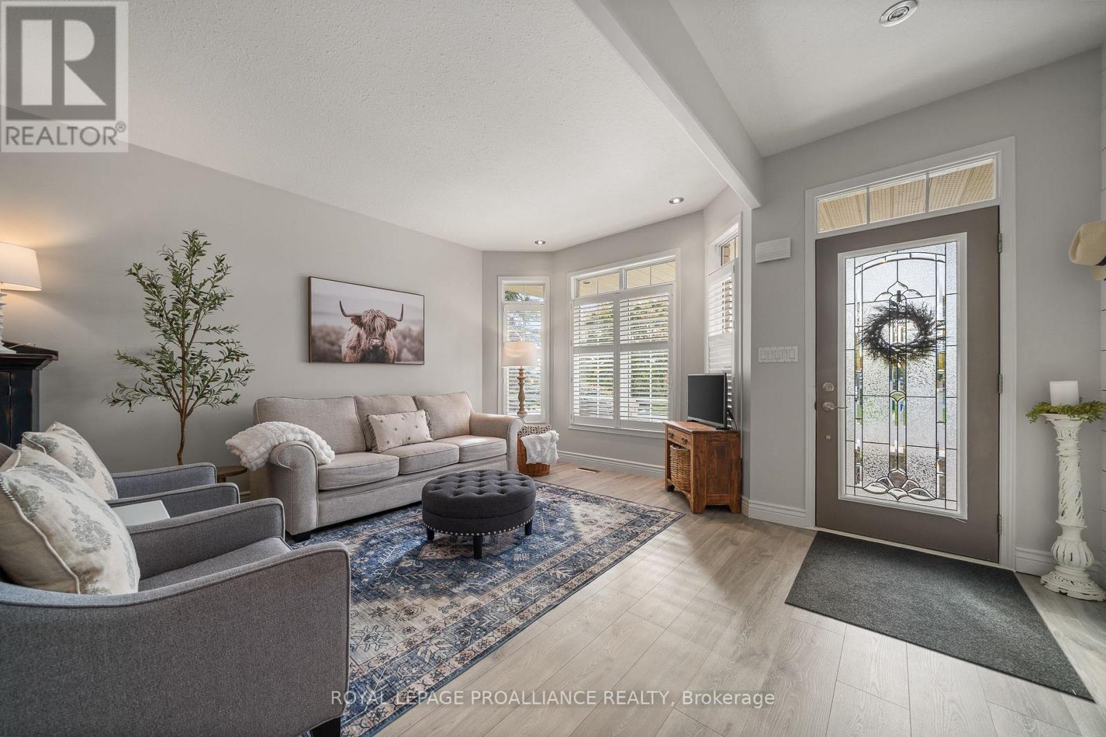 9 Spruce Gardens, Belleville, Ontario  K8N 5W3 - Photo 10 - X12485409