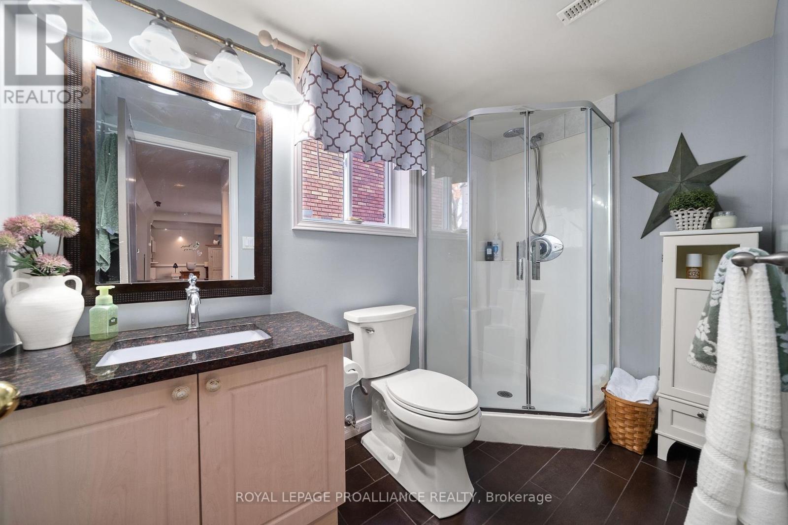 9 Spruce Gardens, Belleville, Ontario  K8N 5W3 - Photo 39 - X12485409