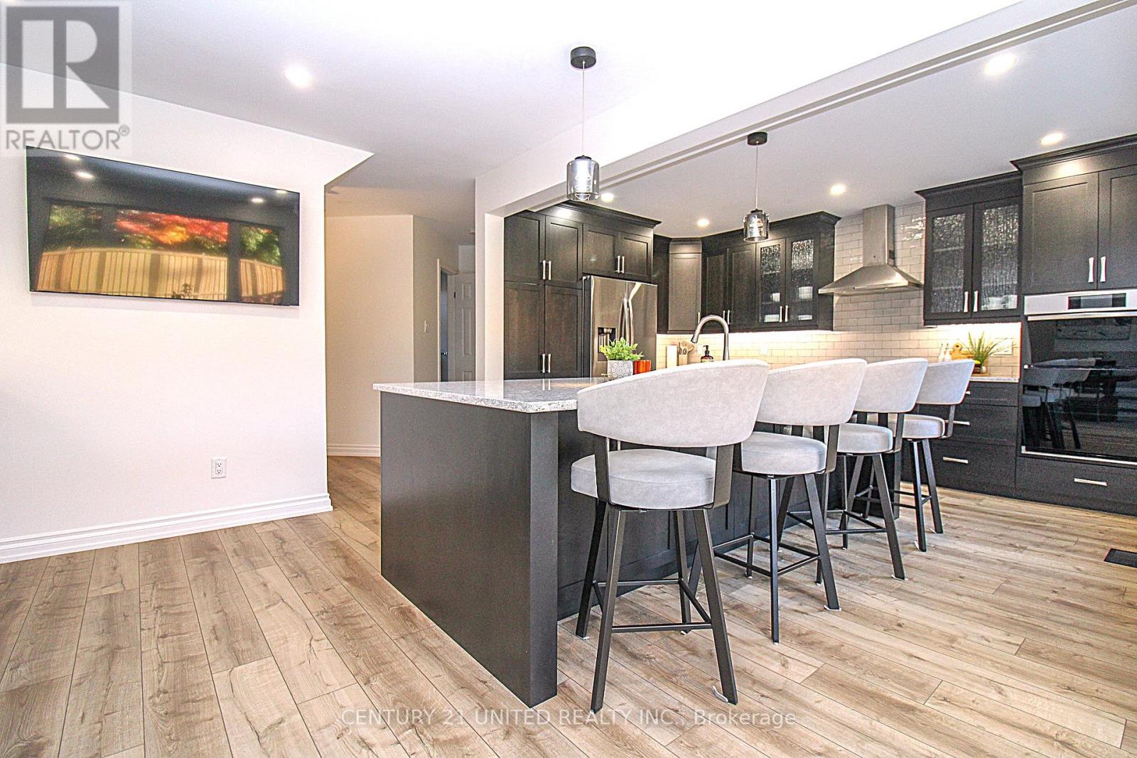 220 Ridgewood Road, Peterborough, Ontario K9J 8A3 - Photo 13 - X12485518