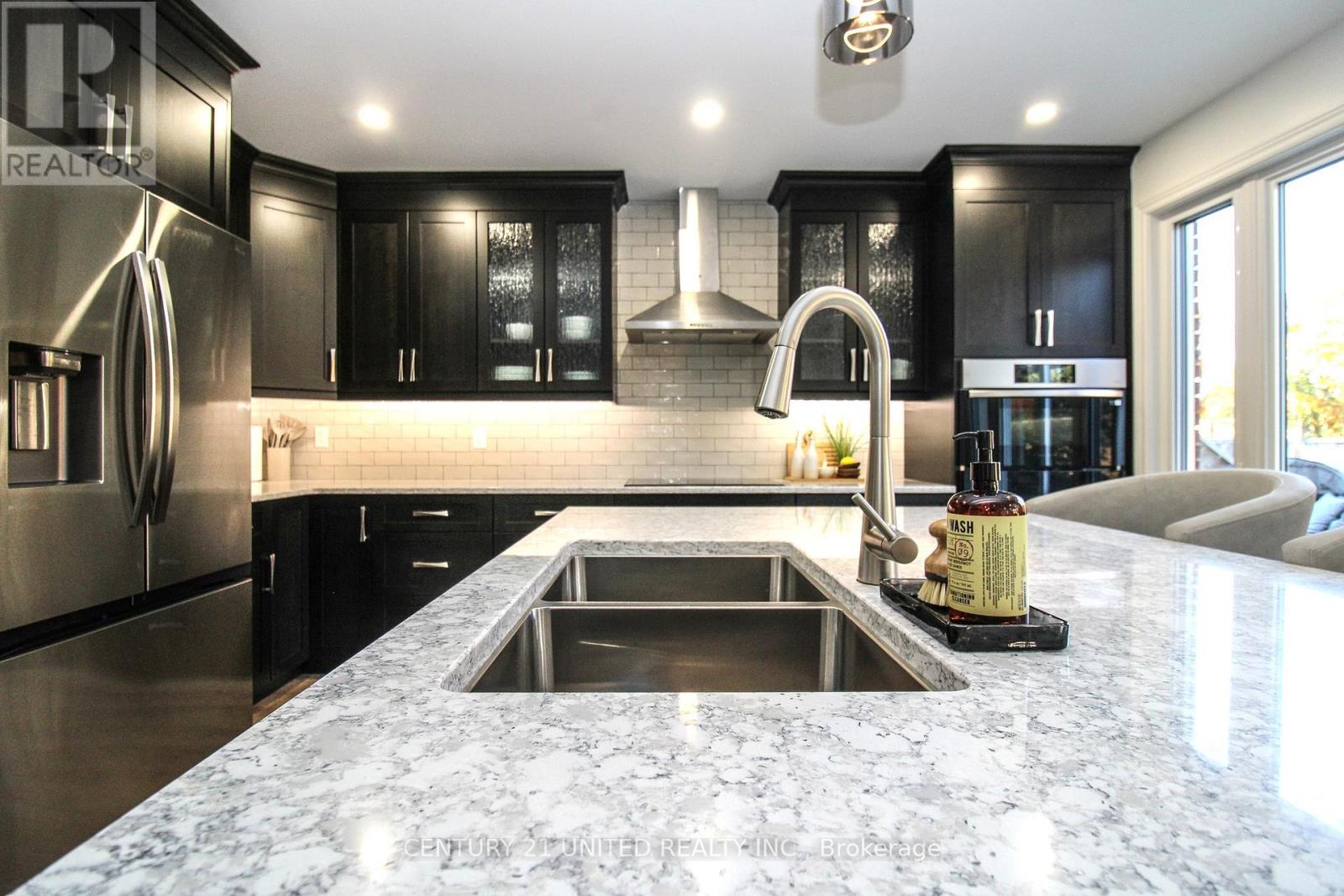 220 Ridgewood Road, Peterborough, Ontario K9J 8A3 - Photo 16 - X12485518