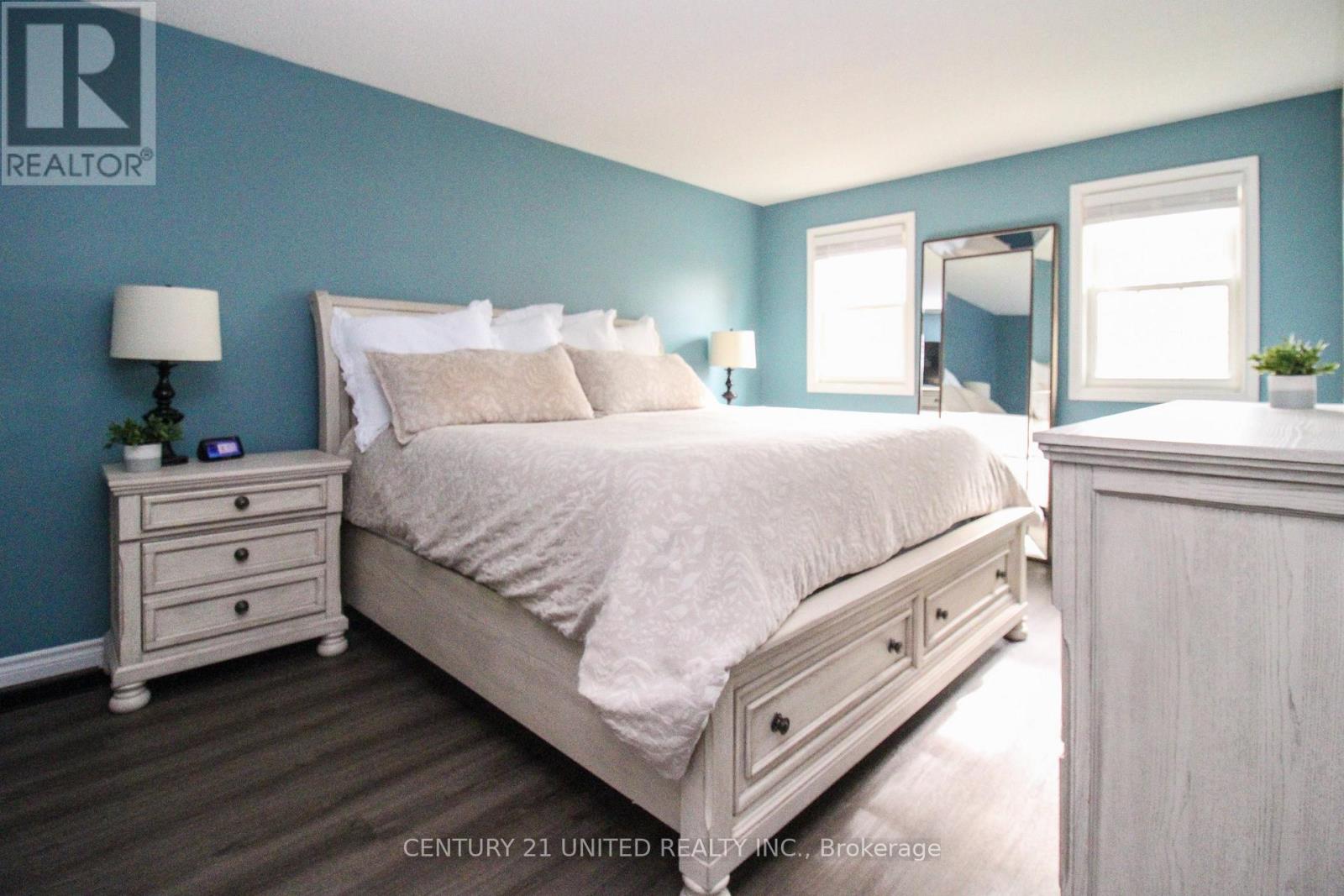 220 Ridgewood Road, Peterborough, Ontario K9J 8A3 - Photo 23 - X12485518