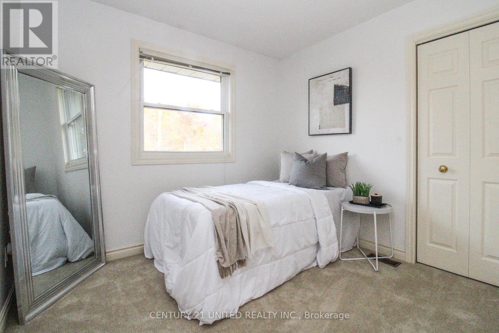 220 Ridgewood Road, Peterborough, Ontario K9J 8A3 - Photo 26 - X12485518