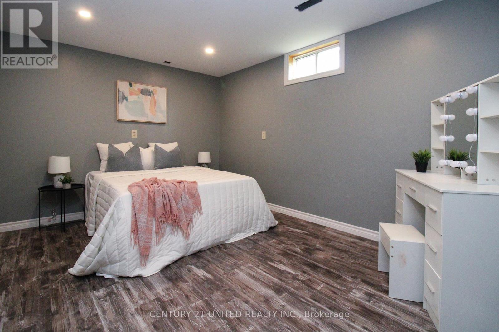 220 Ridgewood Road, Peterborough, Ontario K9J 8A3 - Photo 33 - X12485518