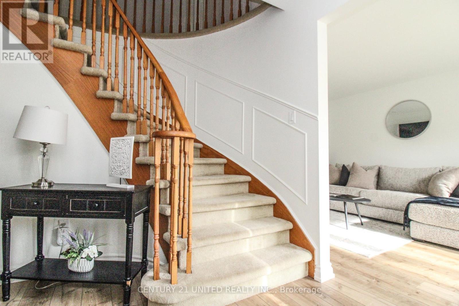 220 Ridgewood Road, Peterborough, Ontario K9J 8A3 - Photo 7 - X12485518