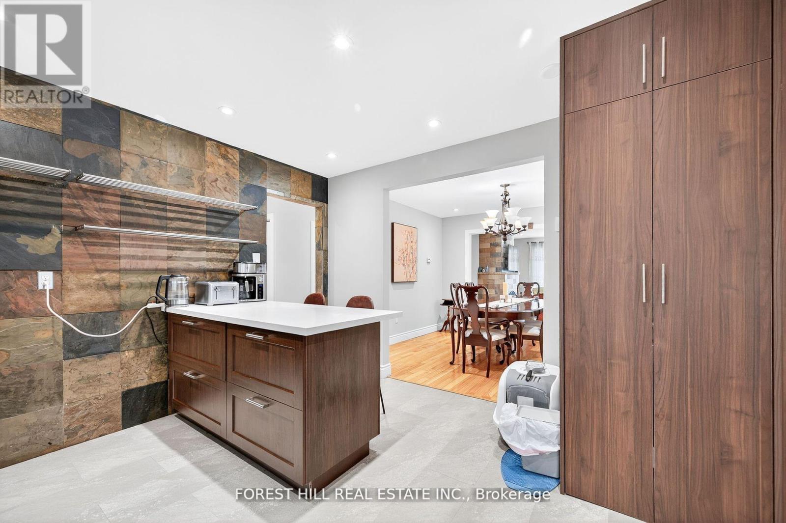 104 Armitage Drive, Newmarket, Ontario  L3Y 5L7 - Photo 10 - N12485328