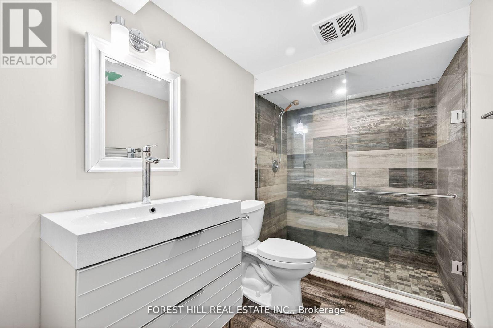 104 Armitage Drive, Newmarket, Ontario  L3Y 5L7 - Photo 21 - N12485328