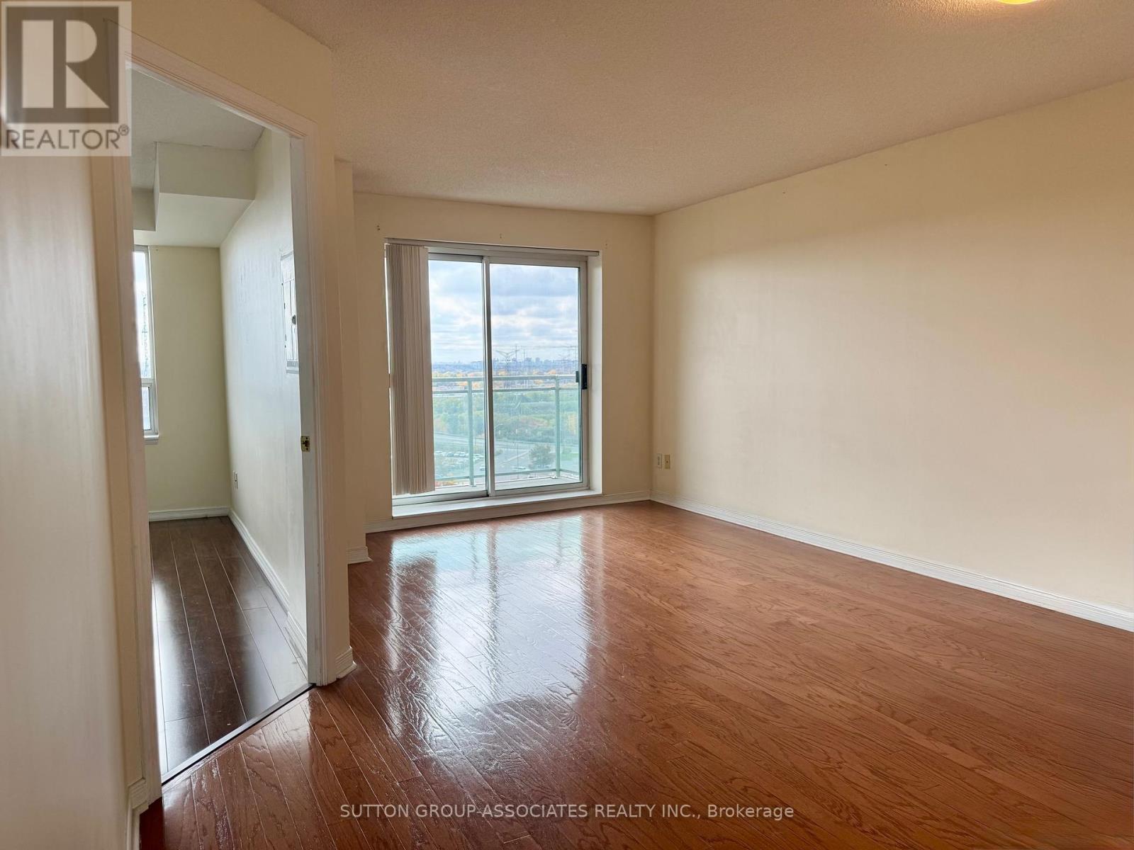 1106 - 39 Oneida Crescent, Richmond Hill, Ontario  L4B 4T9 - Photo 2 - N12485330