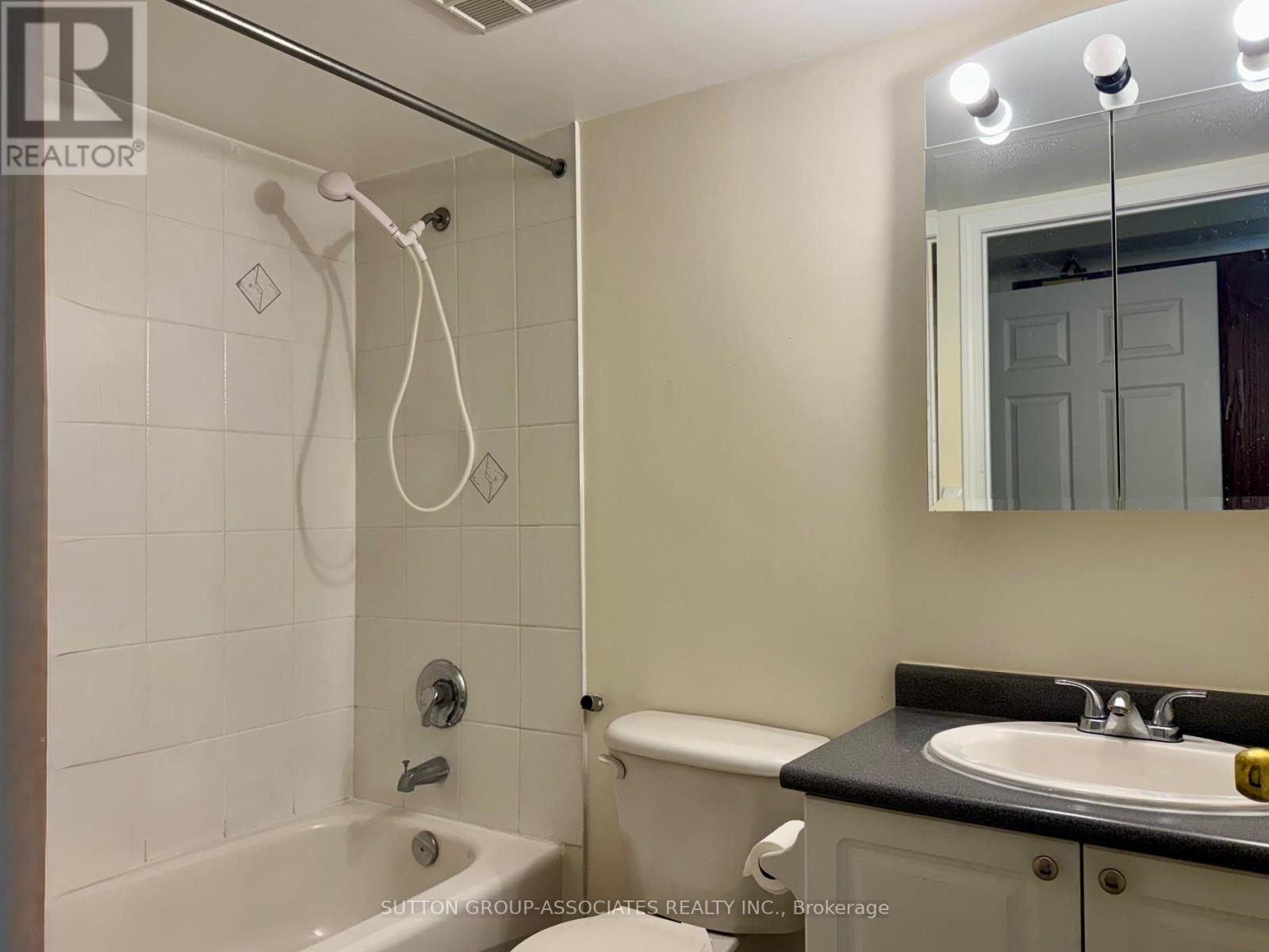 1106 - 39 Oneida Crescent, Richmond Hill, Ontario  L4B 4T9 - Photo 4 - N12485330