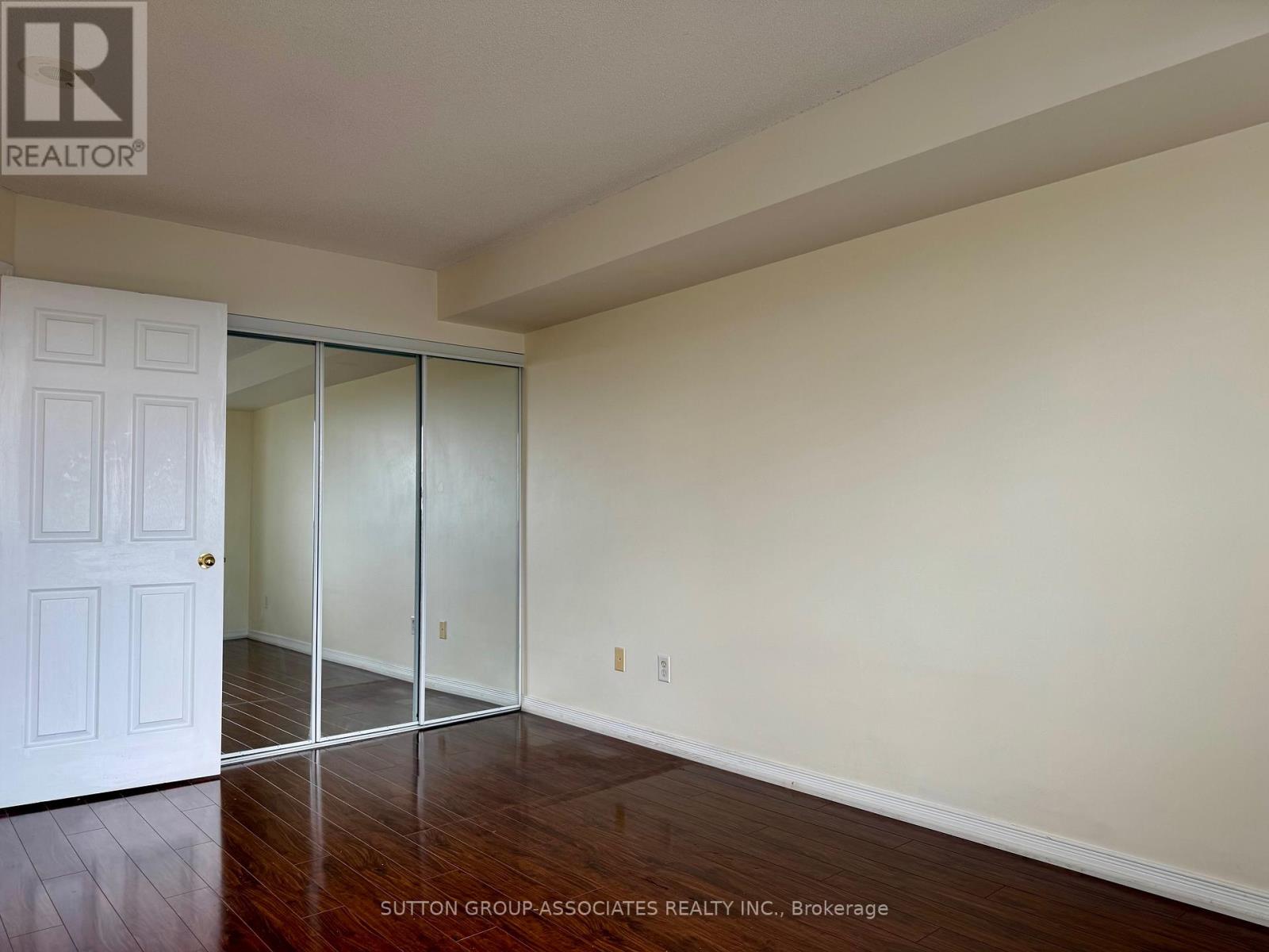 1106 - 39 Oneida Crescent, Richmond Hill, Ontario  L4B 4T9 - Photo 6 - N12485330