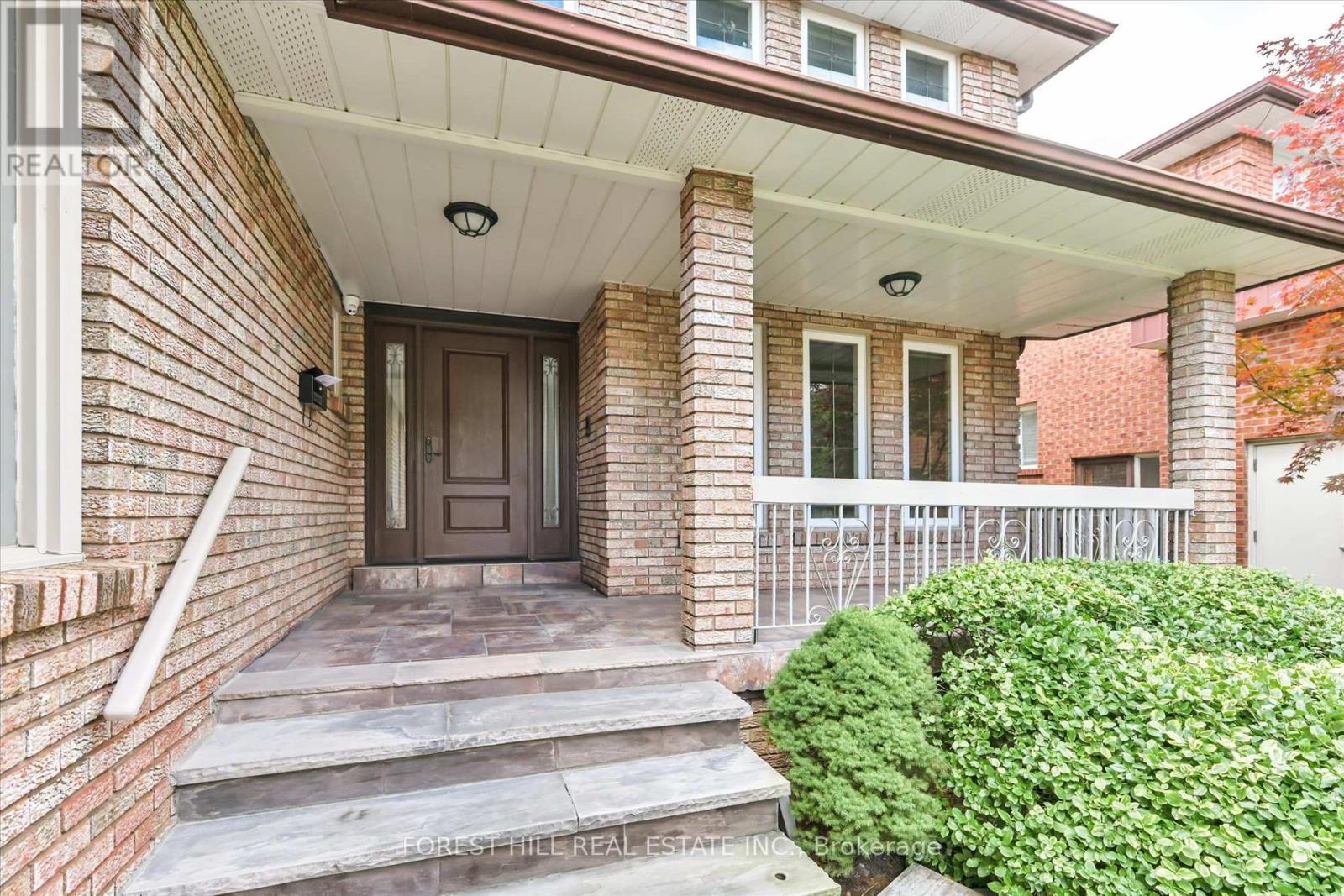 137 Marsi Road, Richmond Hill, Ontario  L4C 5R3 - Photo 4 - N12485333