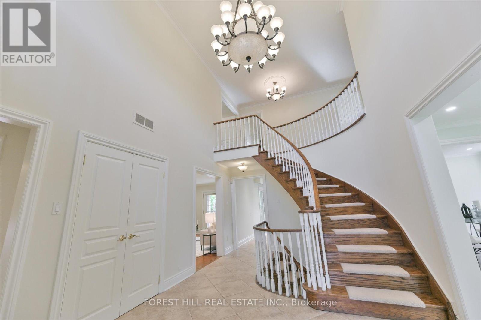 137 Marsi Road, Richmond Hill, Ontario  L4C 5R3 - Photo 6 - N12485333