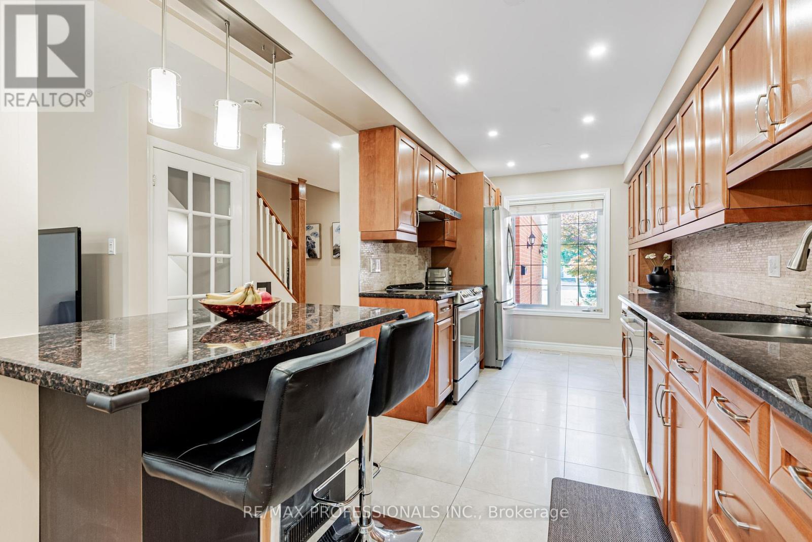 125 Kersey Crescent, Richmond Hill, Ontario  L4C 5X4 - Photo 10 - N12485380