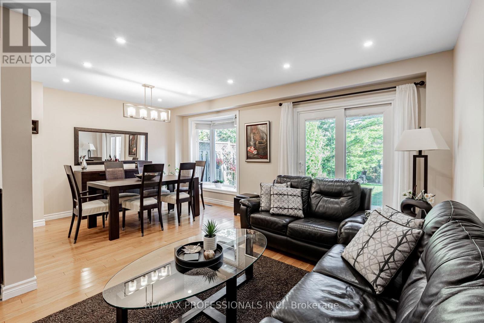 125 Kersey Crescent, Richmond Hill, Ontario  L4C 5X4 - Photo 20 - N12485380