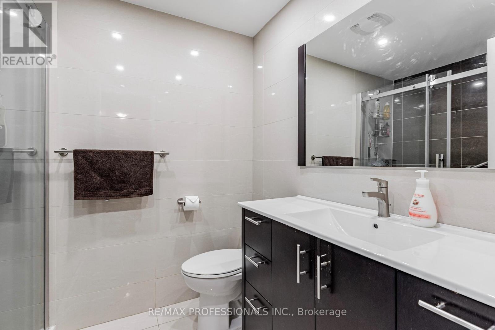 125 Kersey Crescent, Richmond Hill, Ontario  L4C 5X4 - Photo 30 - N12485380