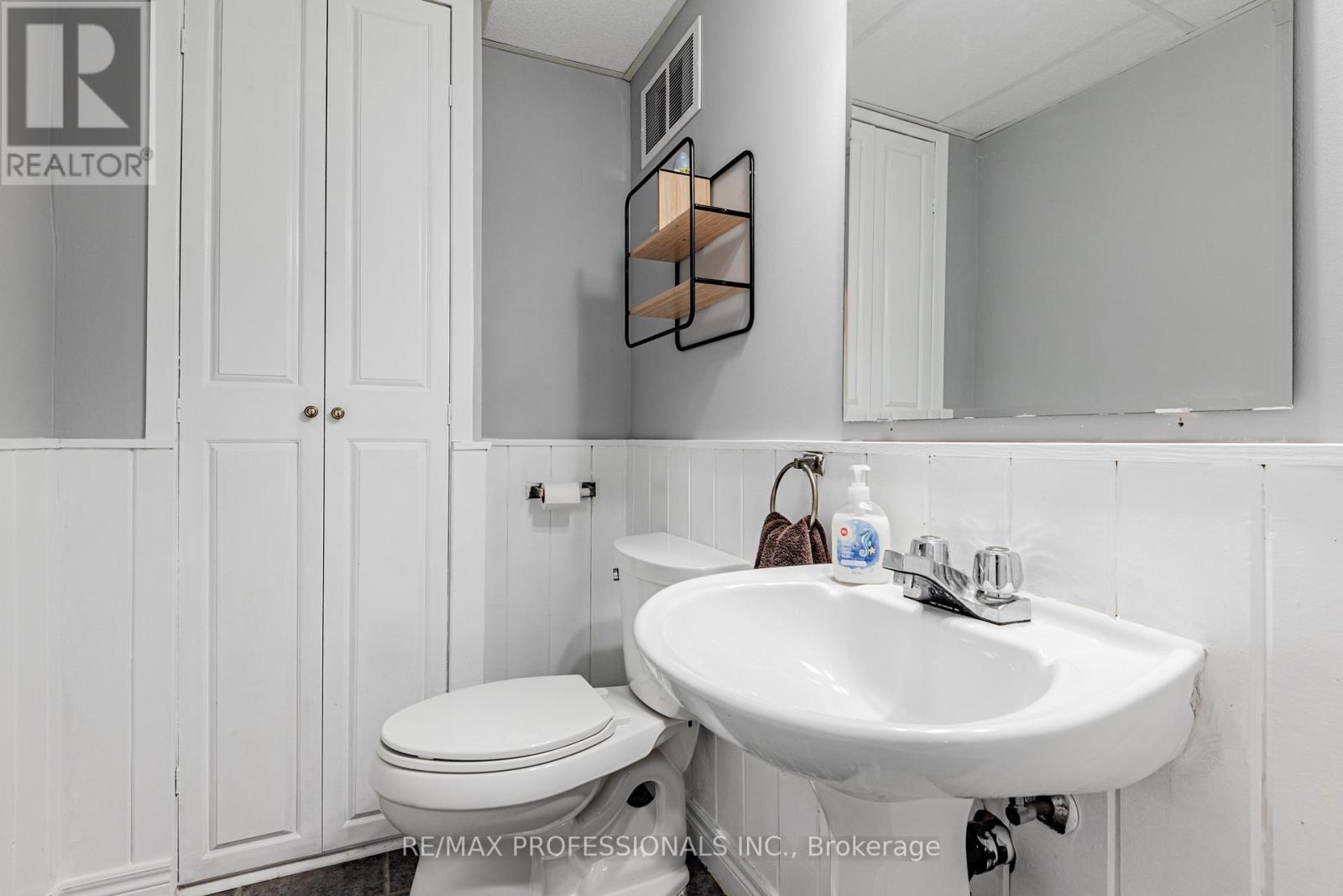 125 Kersey Crescent, Richmond Hill, Ontario  L4C 5X4 - Photo 33 - N12485380