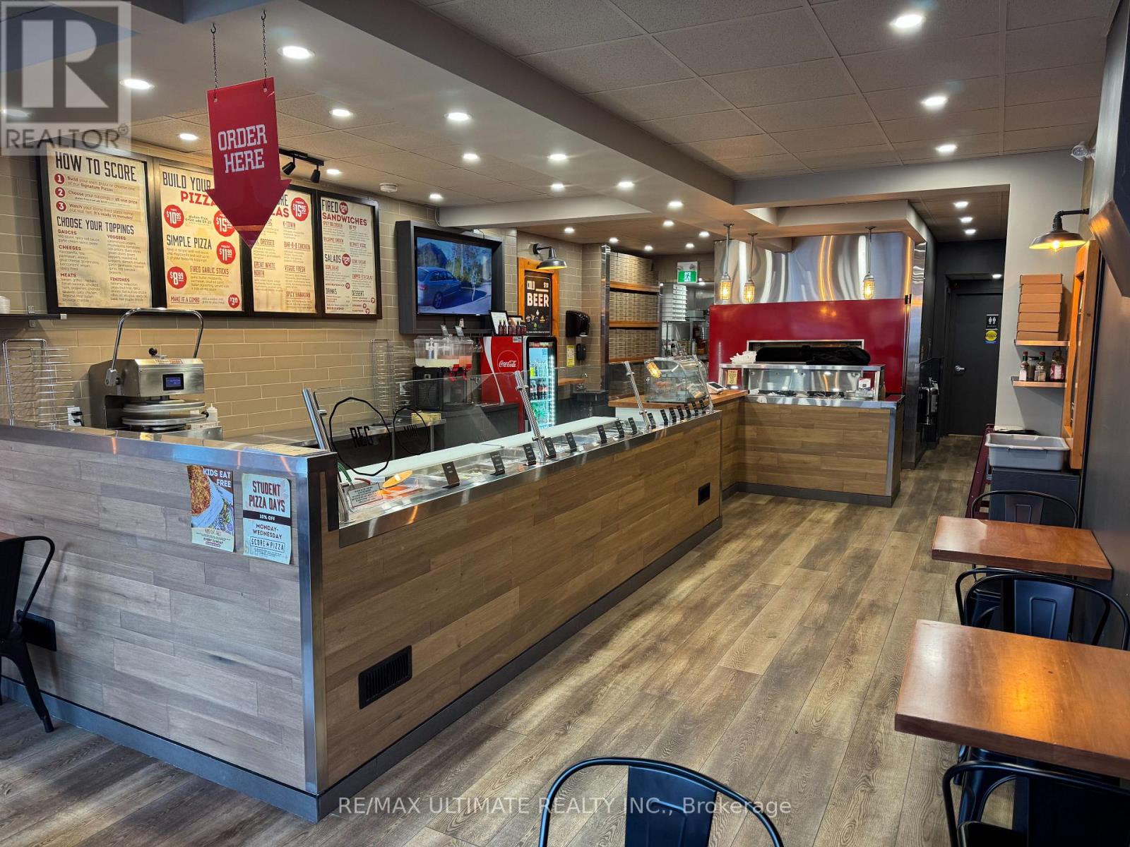 180 Locke Street S, Hamilton, Ontario L8P 4B3 - Photo 3 - X12481414