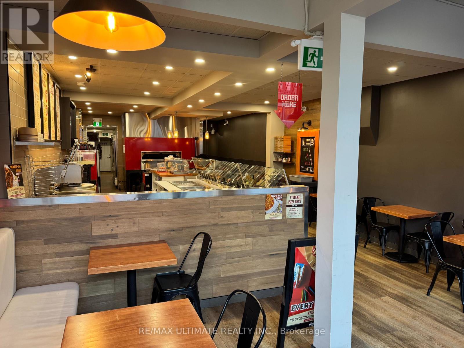 180 Locke Street S, Hamilton, Ontario L8P 4B3 - Photo 4 - X12481414