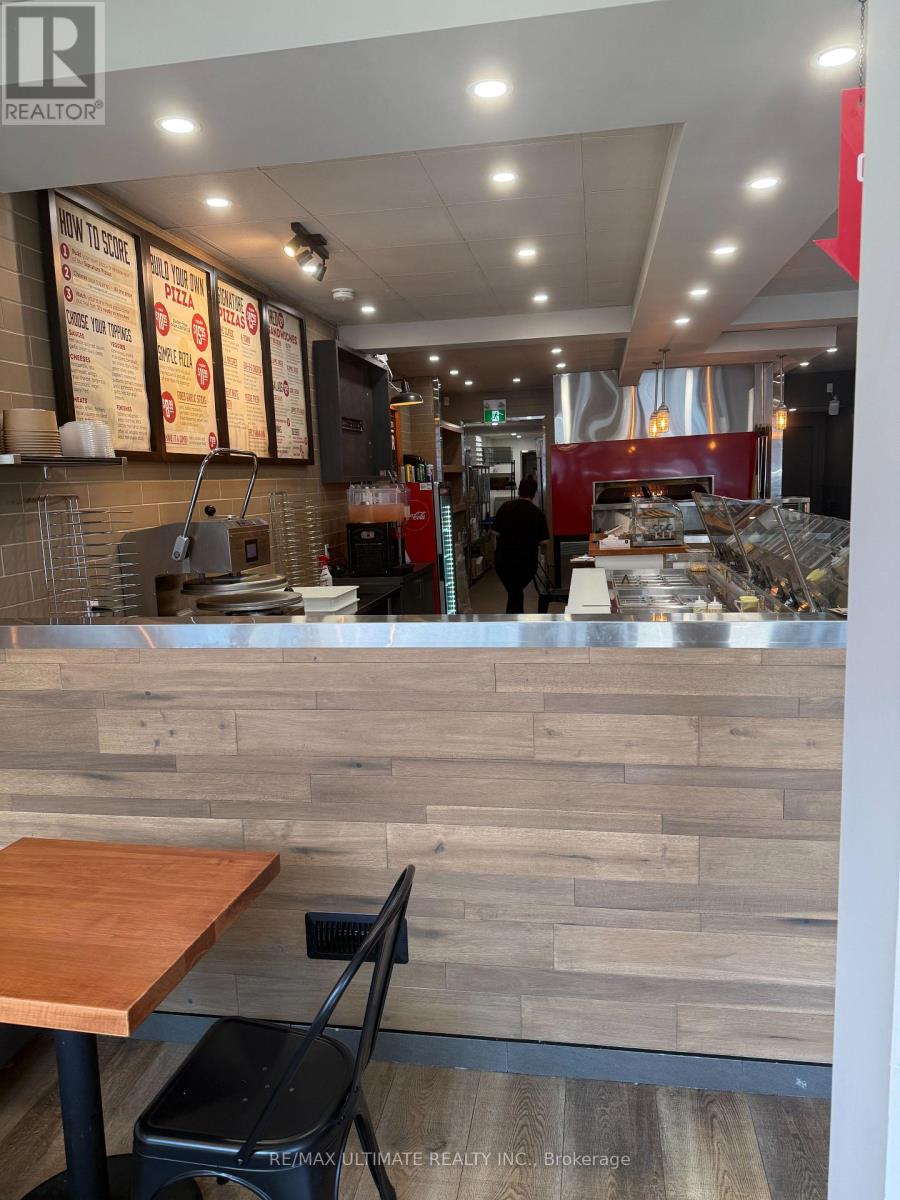 180 Locke Street S, Hamilton, Ontario L8P 4B3 - Photo 5 - X12481414