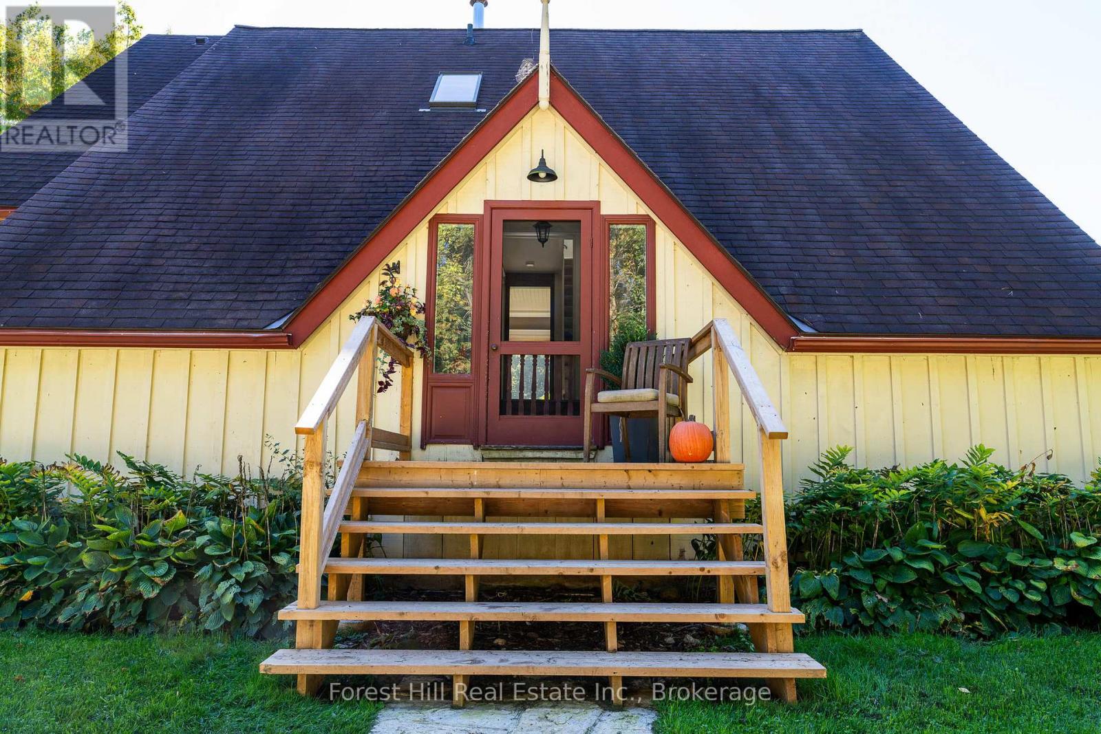 496629 Grey Road 2, Blue Mountains, Ontario  N0H 1J0 - Photo 2 - X12485502