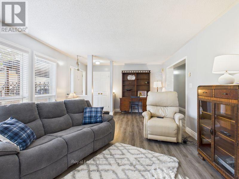 2 - 390 Macdougall Drive, Kincardine, Ontario  N2Z 3B1 - Photo 5 - X12485532