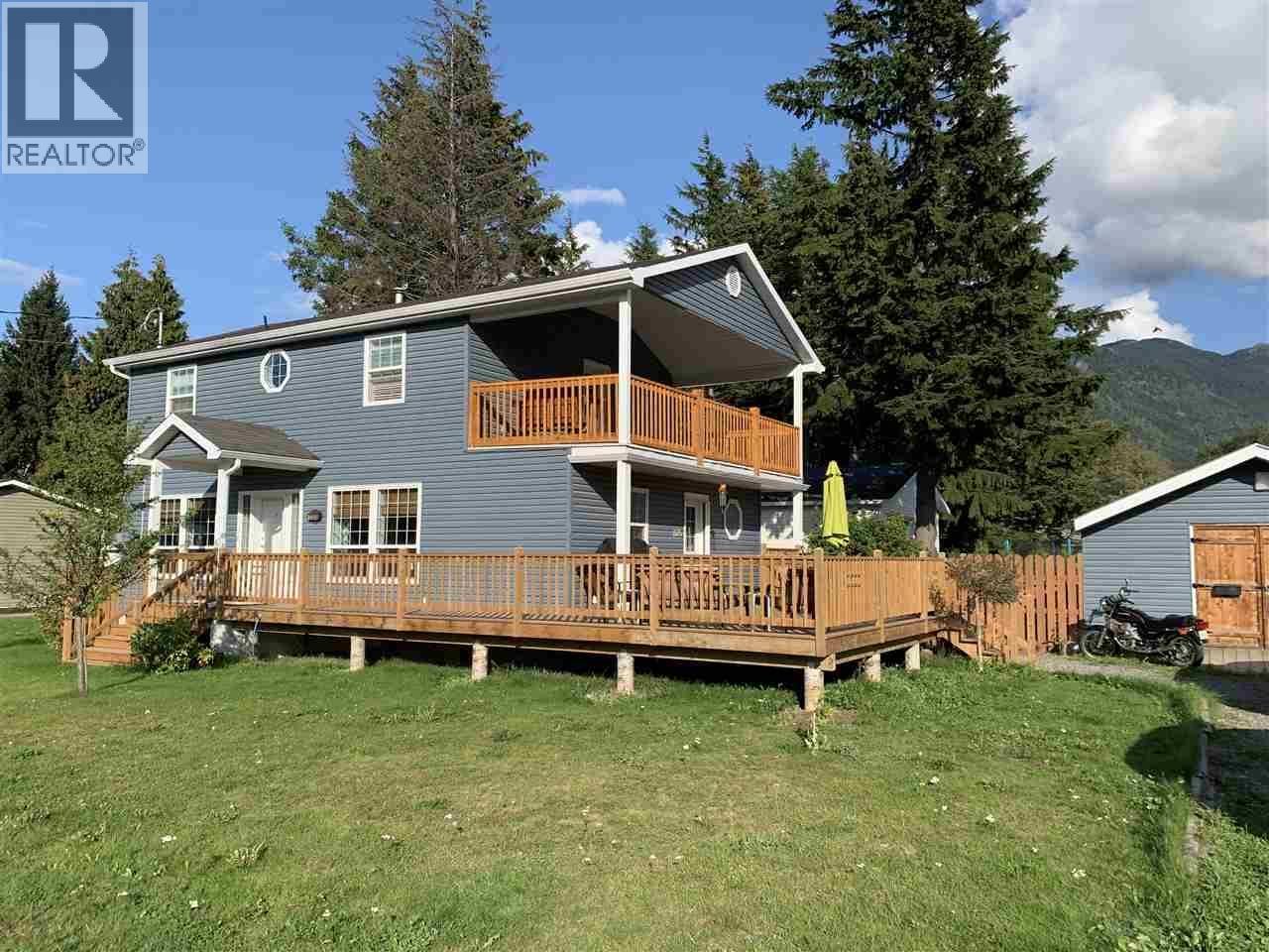 2630 Clark Street, Terrace, British Columbia  V8G 3S4 - Photo 2 - R3062415