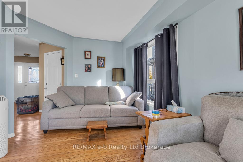 13 Southridge Road, Tillsonburg, Ontario  N4G 5T8 - Photo 17 - X12485481