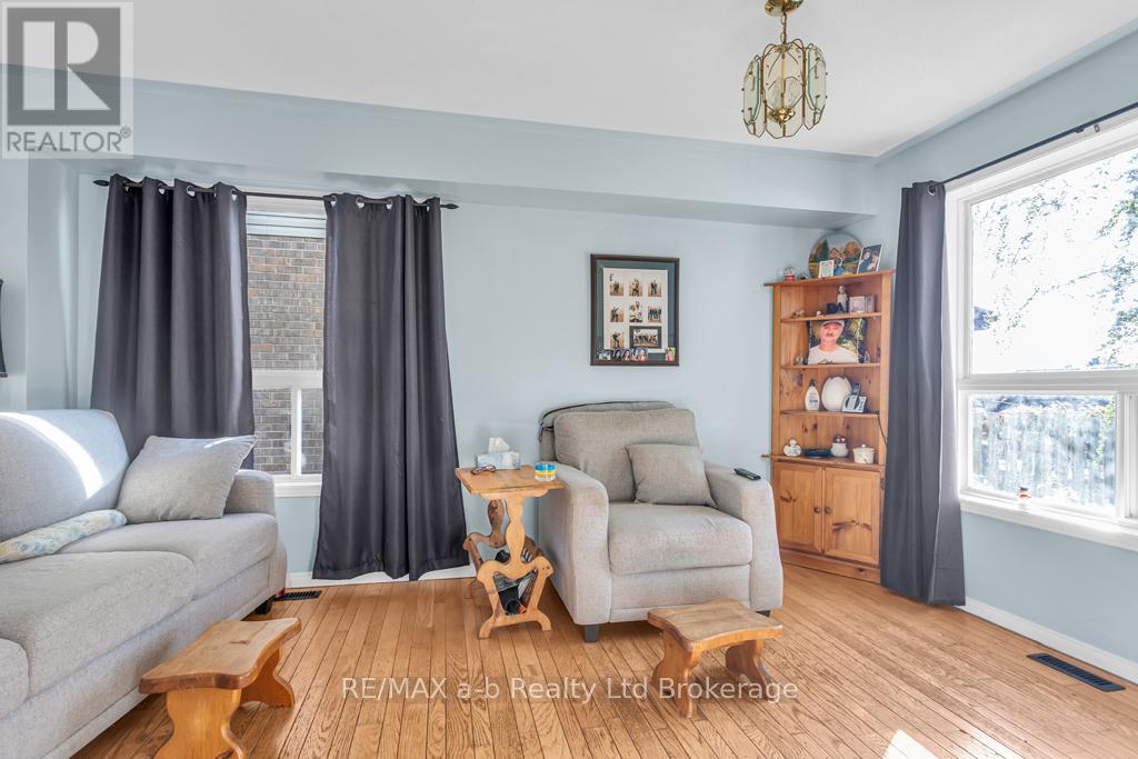 13 Southridge Road, Tillsonburg, Ontario  N4G 5T8 - Photo 19 - X12485481