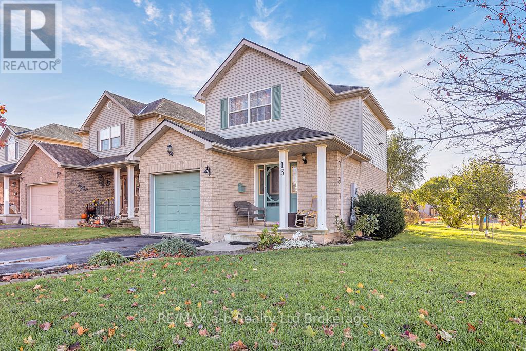 13 Southridge Road, Tillsonburg, Ontario  N4G 5T8 - Photo 2 - X12485481