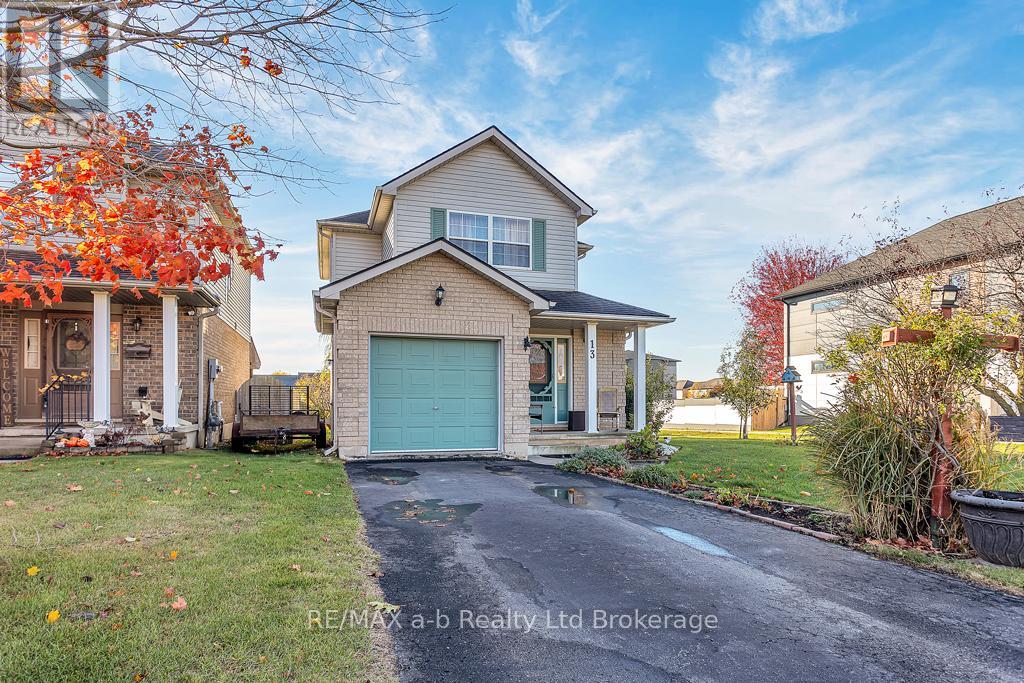 13 Southridge Road, Tillsonburg, Ontario  N4G 5T8 - Photo 3 - X12485481