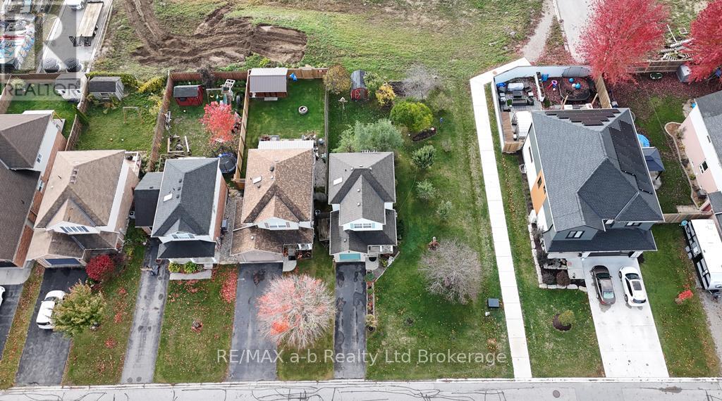 13 Southridge Road, Tillsonburg, Ontario  N4G 5T8 - Photo 6 - X12485481