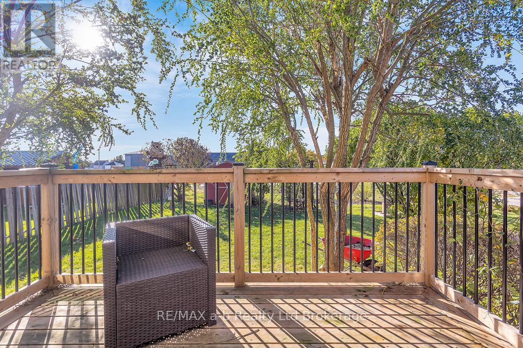 13 Southridge Road, Tillsonburg, Ontario  N4G 5T8 - Photo 8 - X12485481