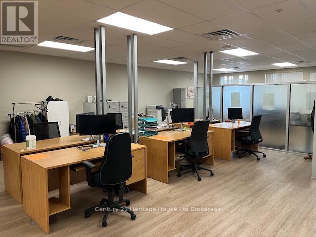 41 Broadway Street, Tillsonburg, Ontario  N4G 3P4 - Photo 13 - X12485546