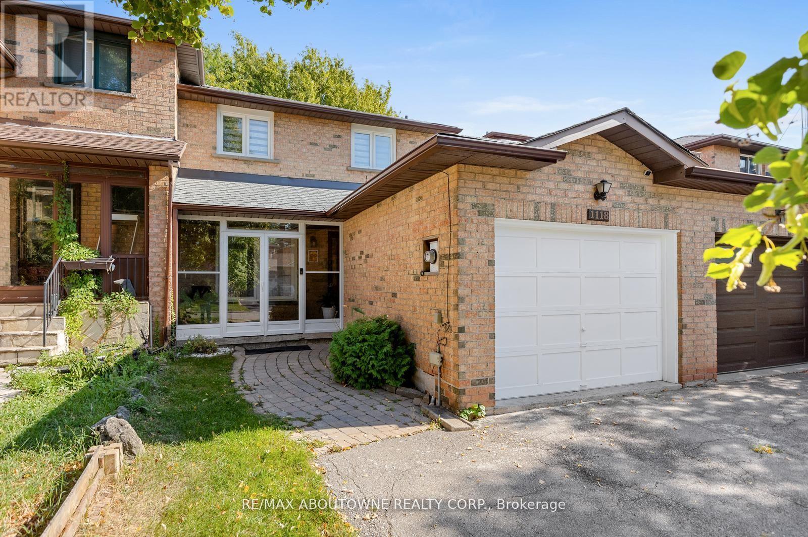 1118 Avondale Drive, Oakville, Ontario  L6H 5L4 - Photo 2 - W12485320